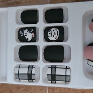 Snoopy Black Pink Matte Press on Nails